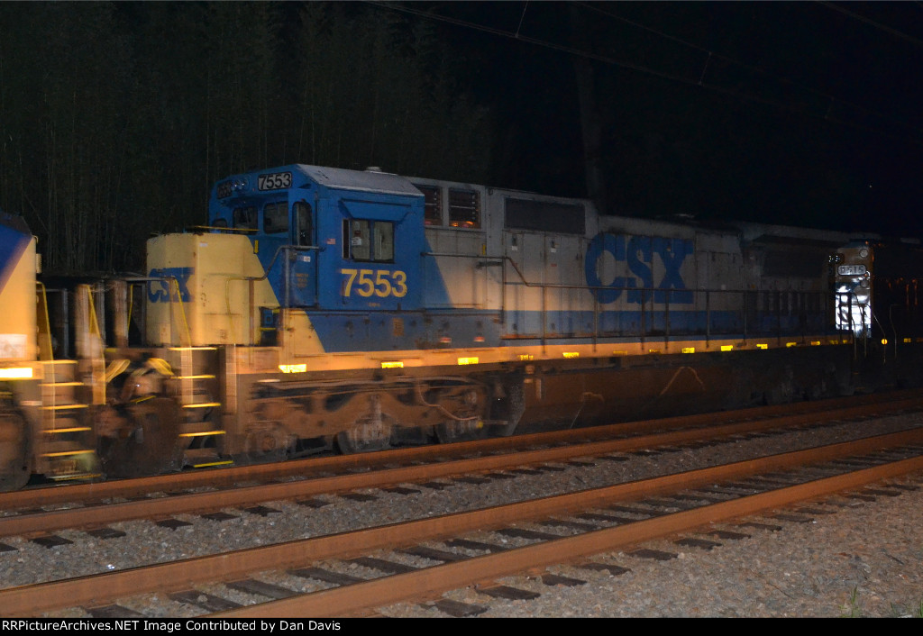 CSX C40-8 7553 trails two other units on Q438-21